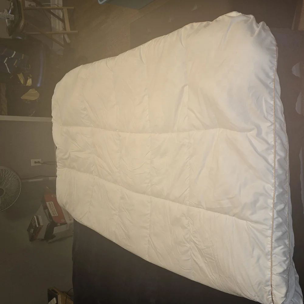 Luxurious White Bed Topper